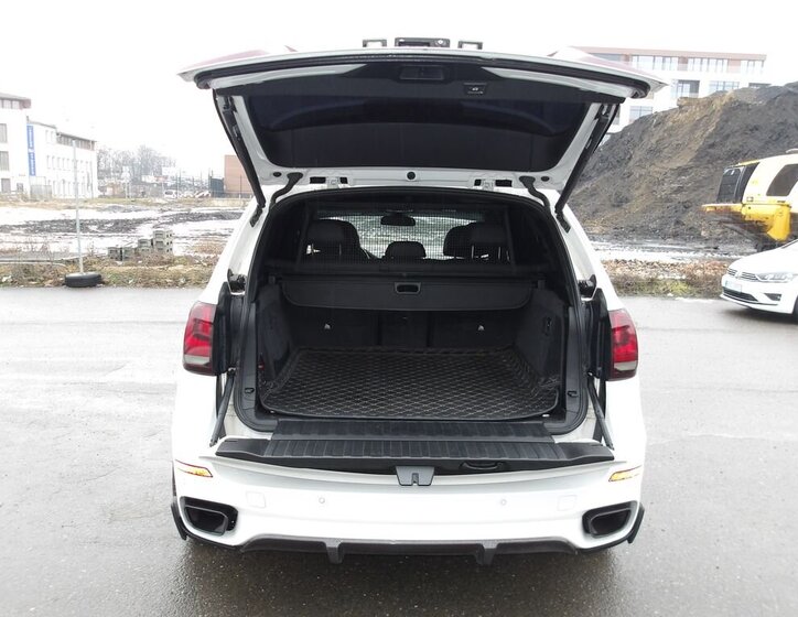 BMW X5 SUV 3,0 l 280 kw