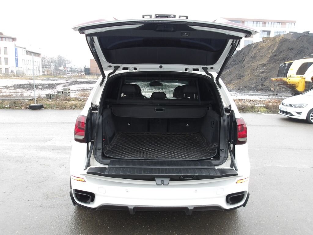 BMW X5 SUV 3,0 l 280 kw