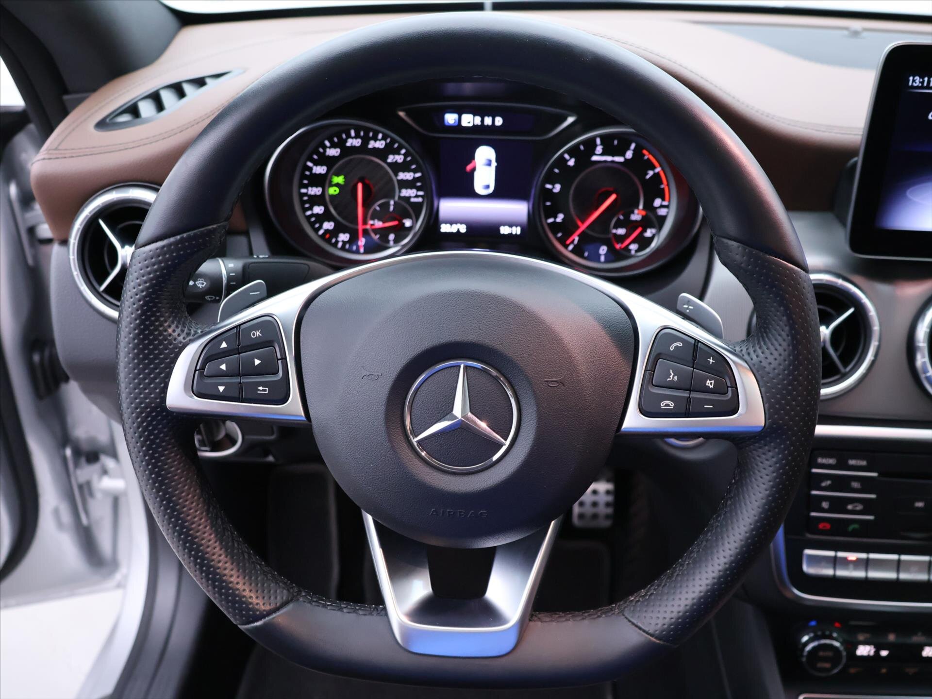 Mercedes-Benz CLA Sedan 2,0 l 280 kw