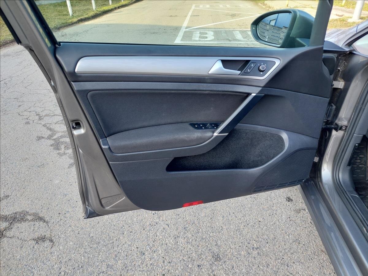 Volkswagen Golf Hatchback 1,2 l 81 kw