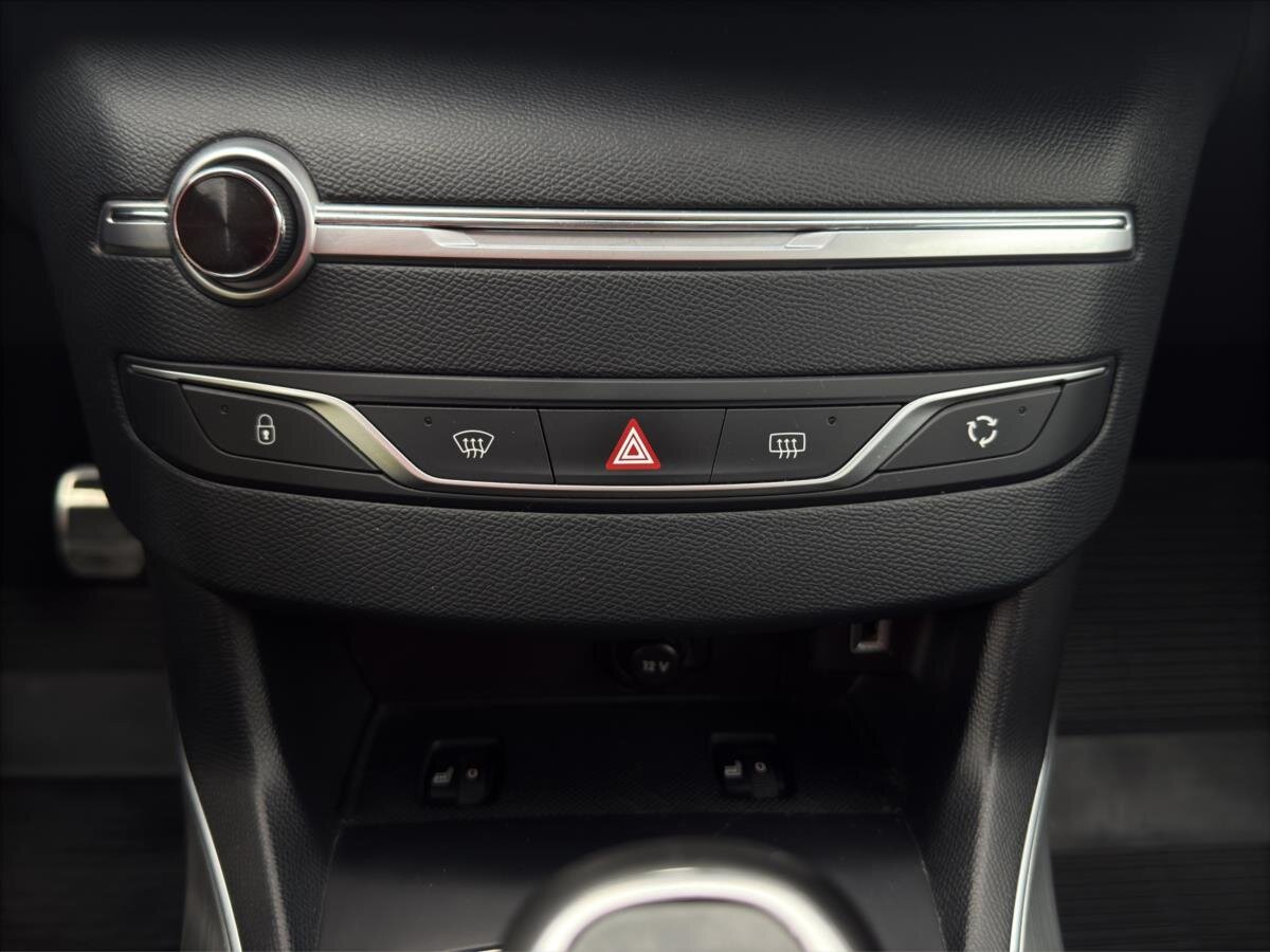 Peugeot 308 Kombi 1,2 l 96 kw