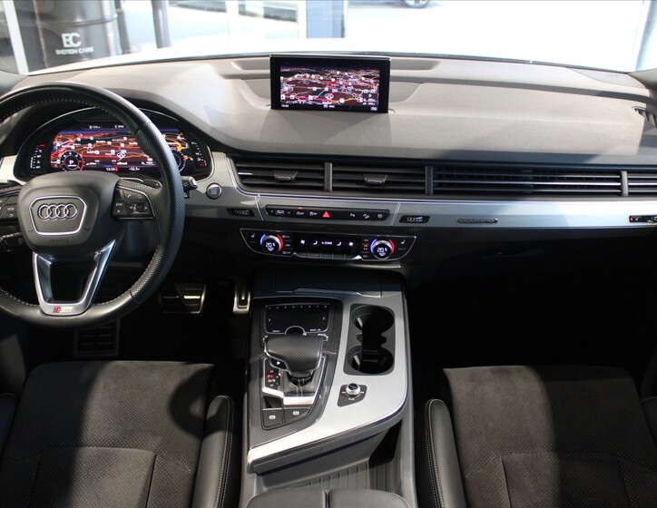 Audi Q7 17