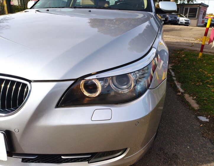 BMW Řada 5 Kombi 3,0 l 145 kw