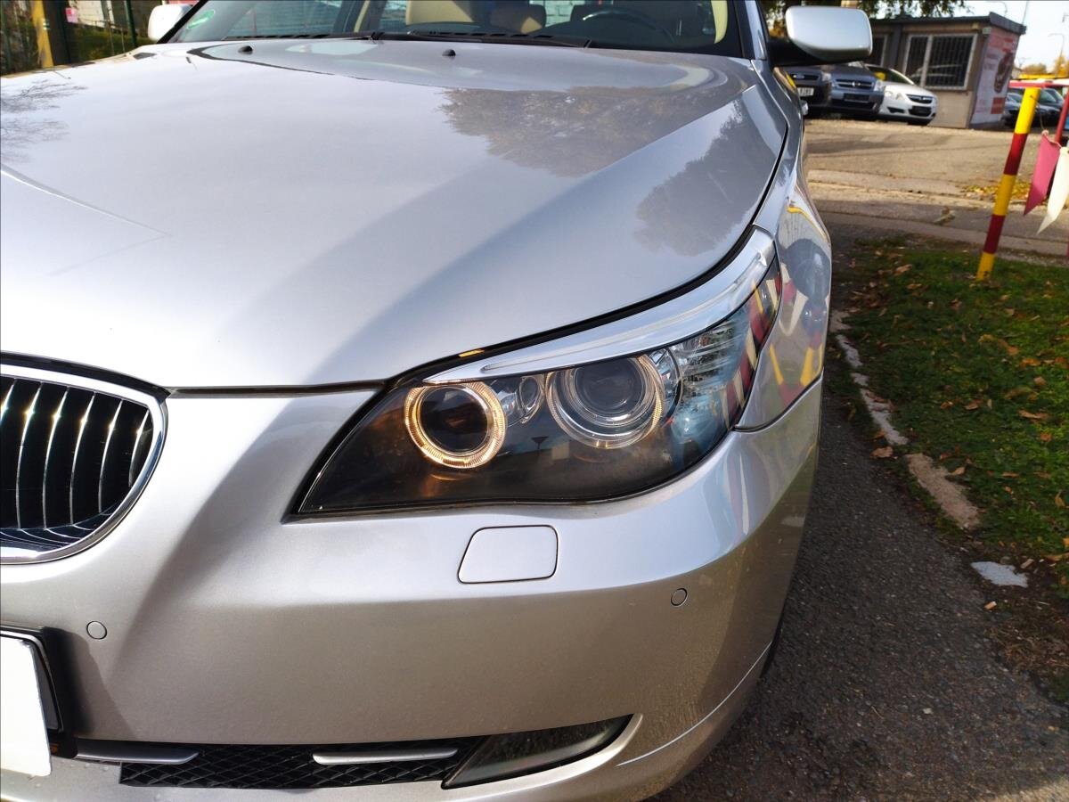 BMW Řada 5 Kombi 3,0 l 145 kw