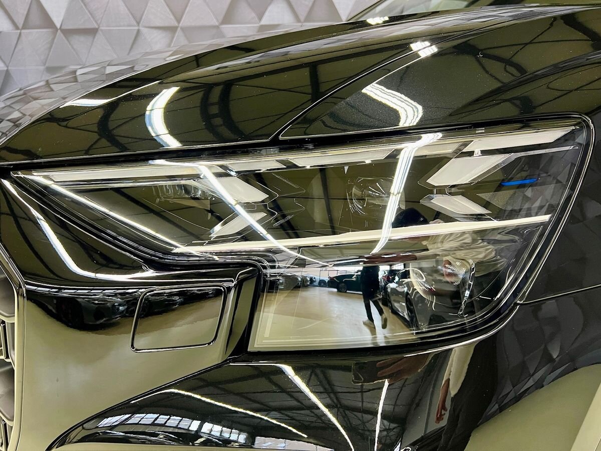 Audi Q8 SUV 3,0 l 210 kw