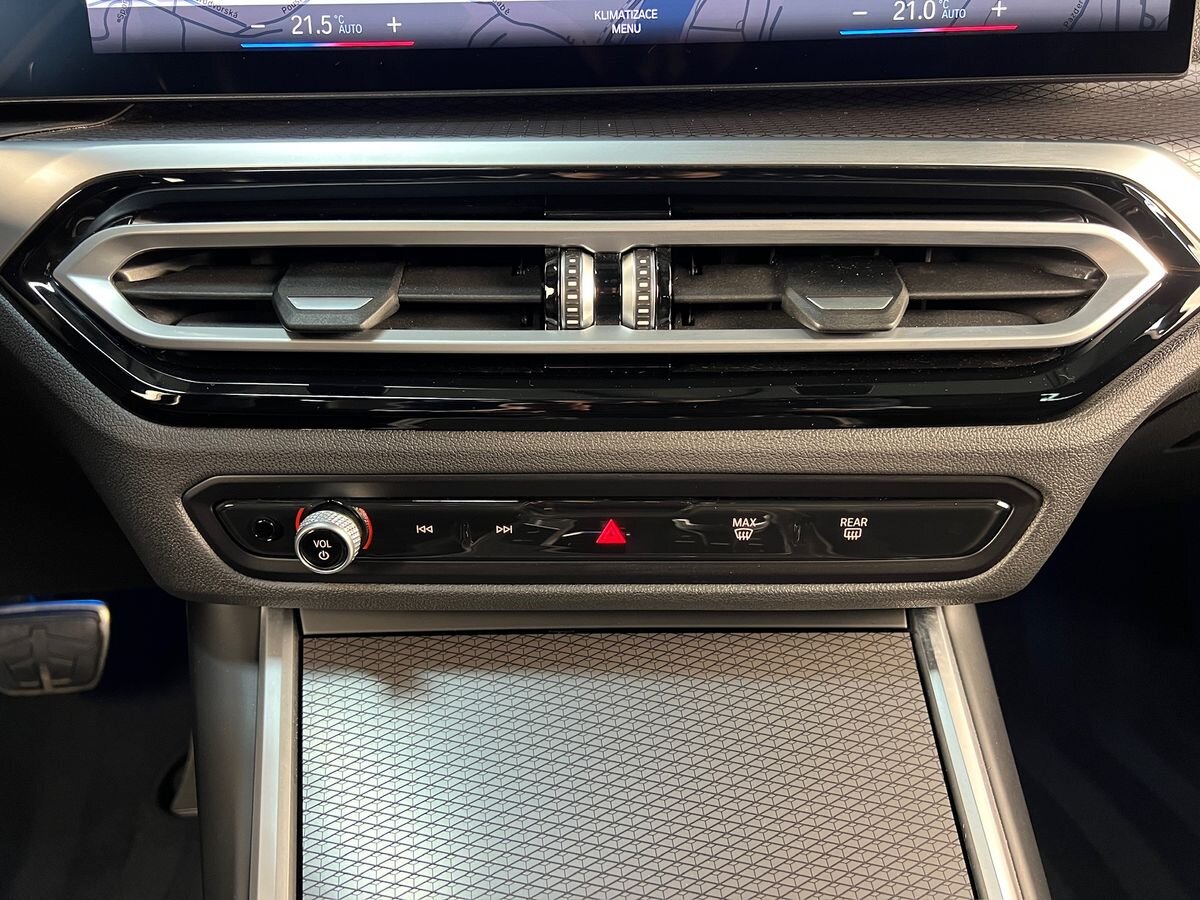 BMW Řada 3 Sedan / Limuzína 2,0 l 140 kw