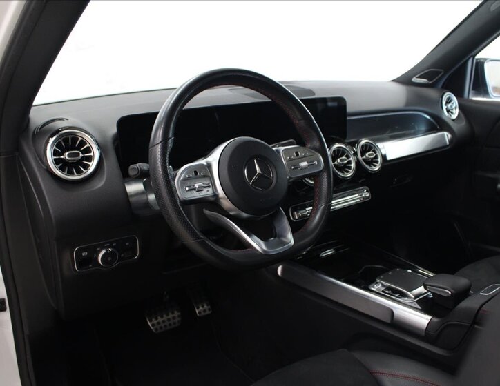 Mercedes-Benz GLB 10