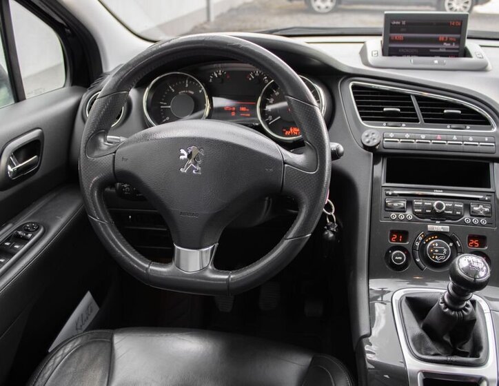 Peugeot 5008 SUV / Terénní 2,0 l 110 kw