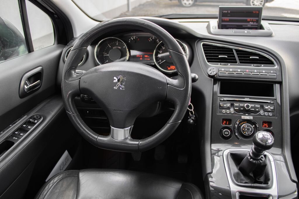 Peugeot 5008 SUV / Terénní 2,0 l 110 kw