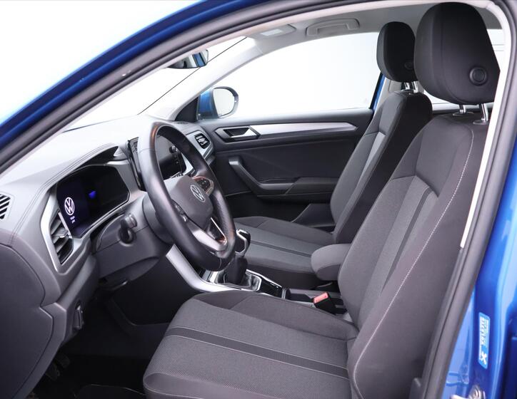 Volkswagen T-Roc 11