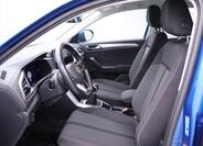 Volkswagen T-Roc 11