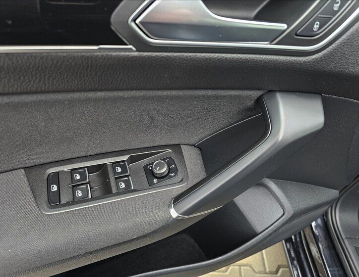 Volkswagen Touran Kombi 1,4 l 110 kw