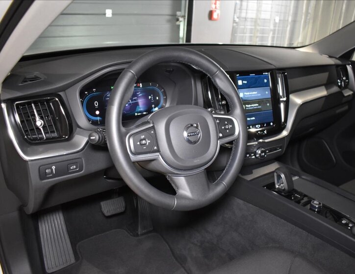 Volvo XC60 SUV / Terénní 2,0 l 145 kw