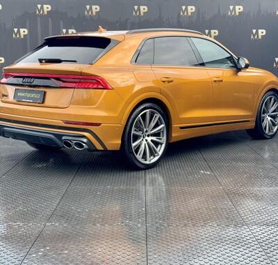 Audi SQ8 4