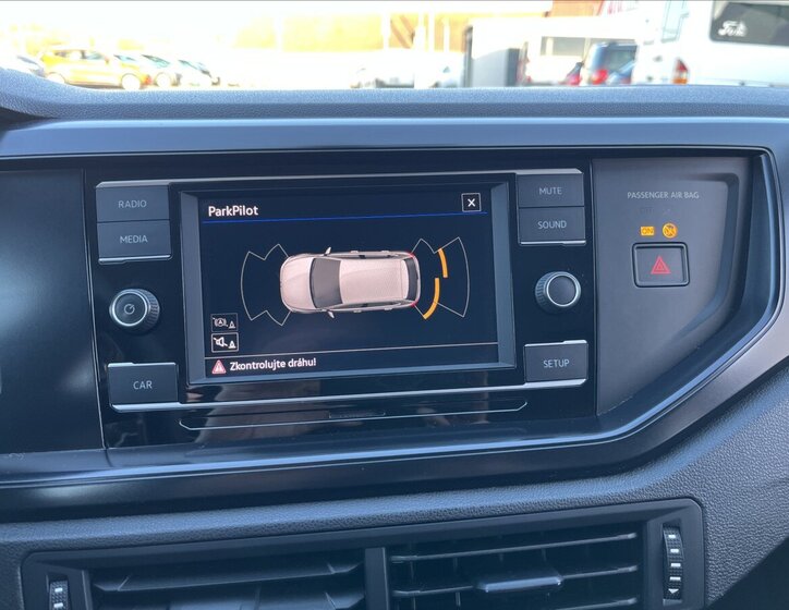 Volkswagen Polo Hatchback 999,0 48 kw