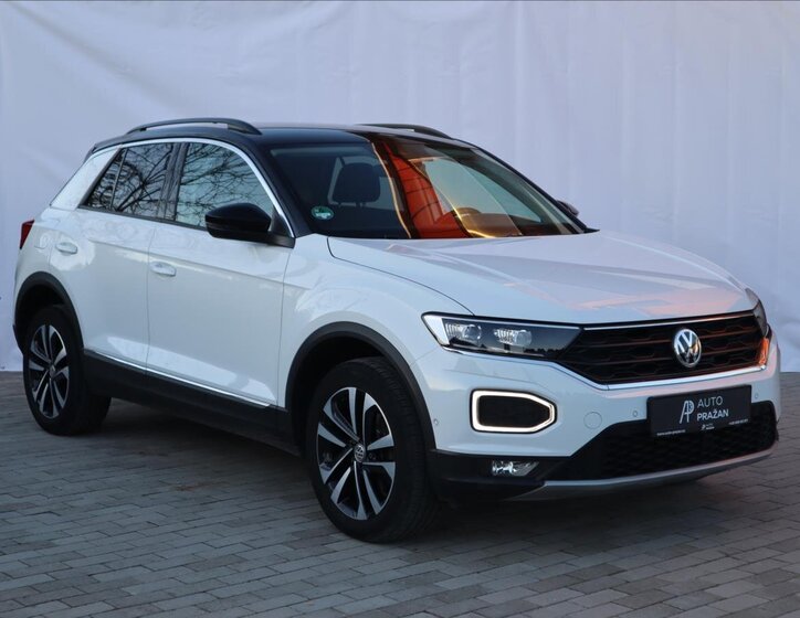 Volkswagen T-Roc CUV / Crossover 1,5 l 110 kw