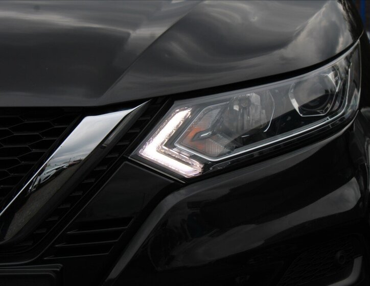 Nissan Qashqai SUV / Terénní 1,3 l 103 kw