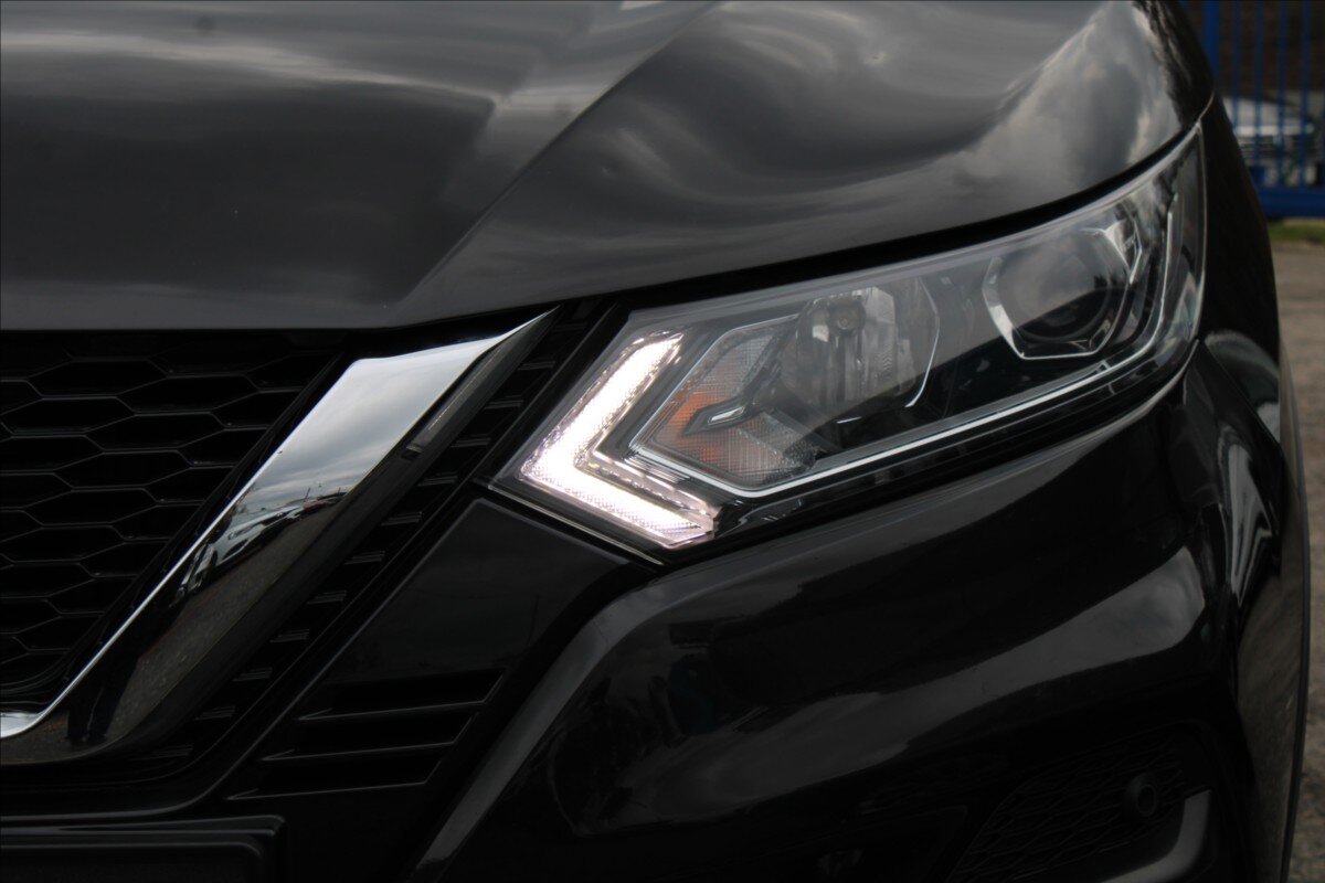 Nissan Qashqai SUV / Terénní 1,3 l 103 kw