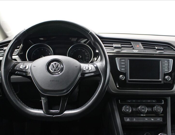 Volkswagen Touran 27