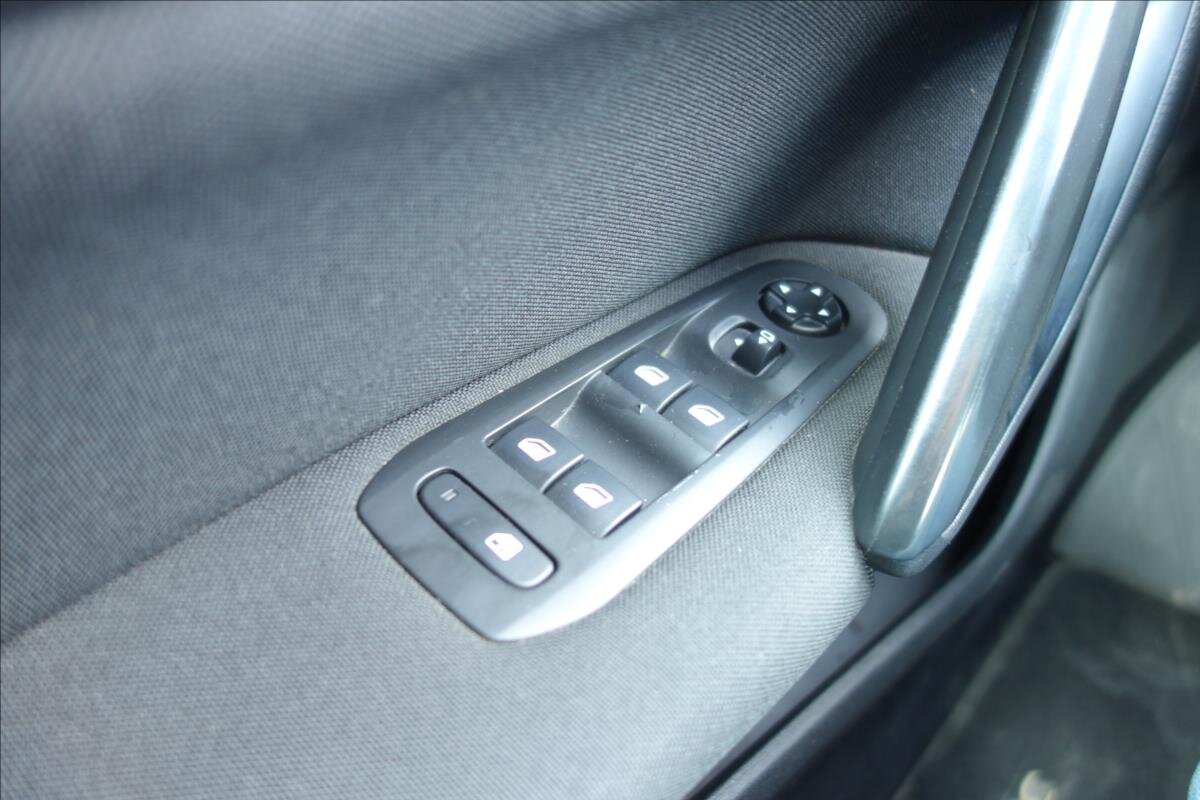 Peugeot 308 Kombi 1,6 l 88 kw