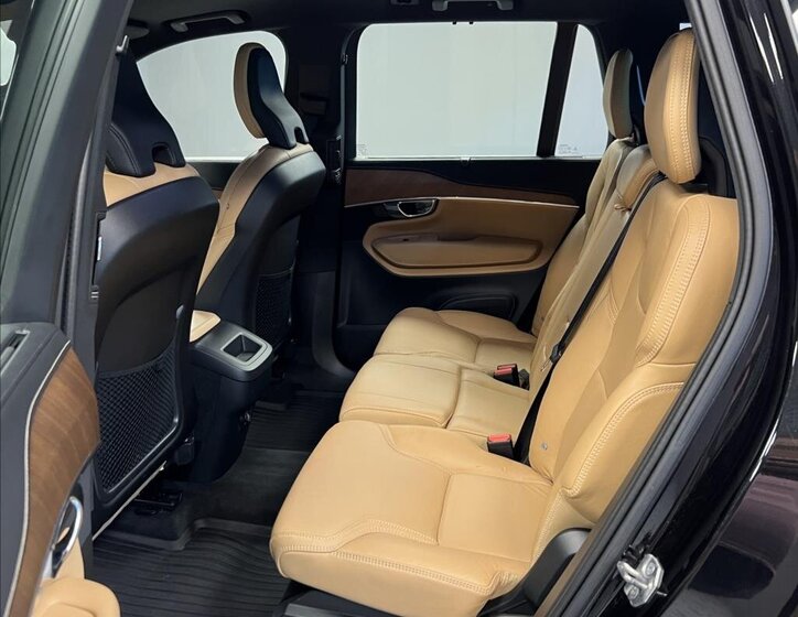 Volvo XC90 SUV 2,0 l 240 kw