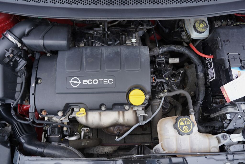 Opel Adam Hatchback 1,4 l 64 kw