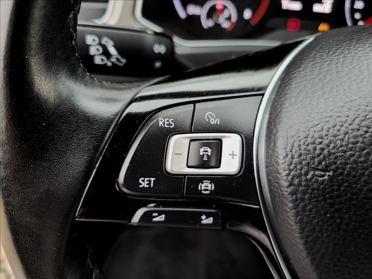 Volkswagen T-Roc SUV 999,0 85 kw