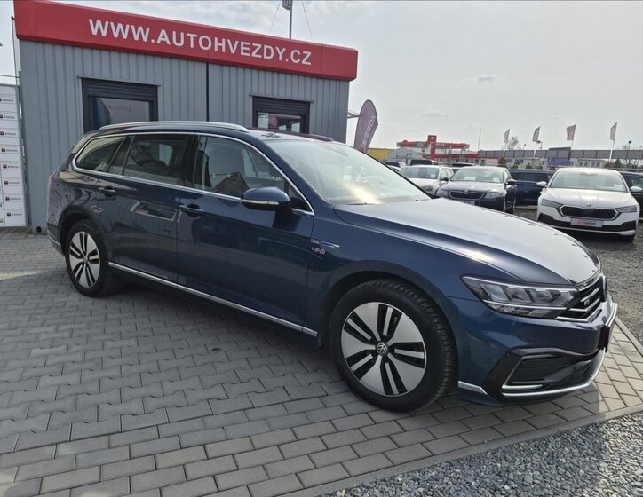 Volkswagen Passat Kombi 1,4 l 160 kw