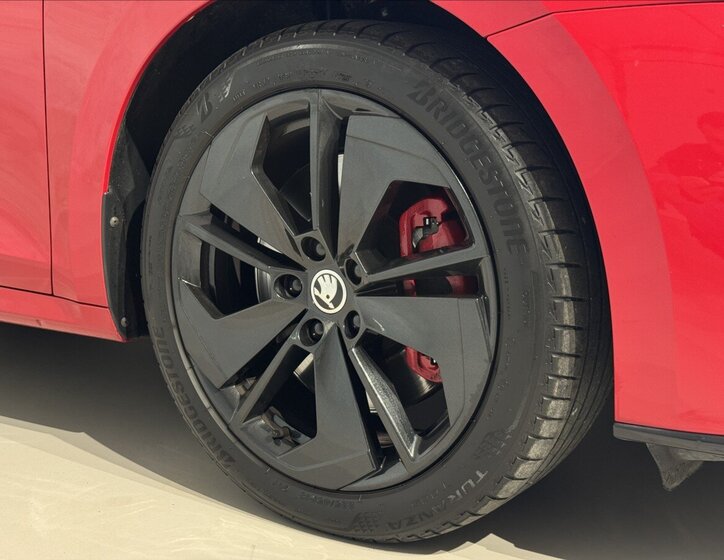 Škoda Octavia Sedan / Limuzína 2,0 l 180 kw