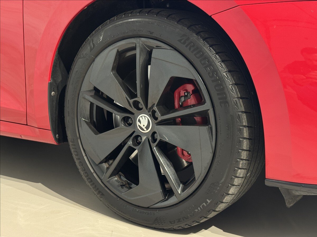 Škoda Octavia Sedan / Limuzína 2,0 l 180 kw