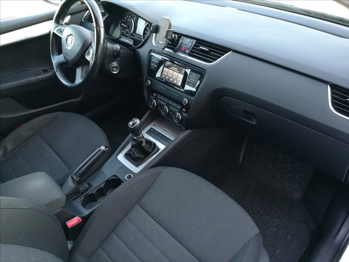 Škoda Octavia Sedan / Limuzína 1,6 l 77 kw