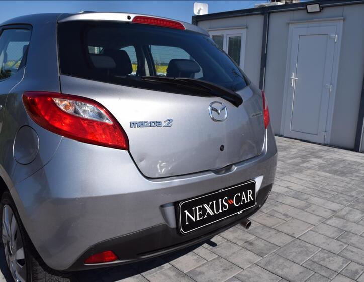 Mazda 2 12