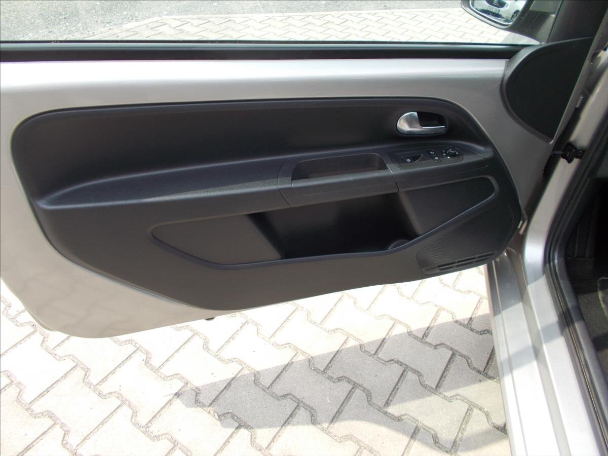 Volkswagen up! Hatchback 999,0 55 kw