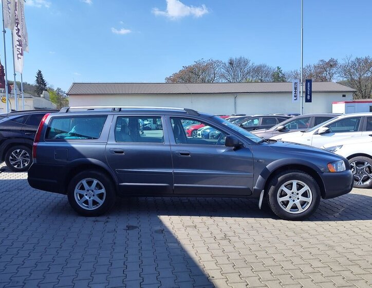 Volvo XC70 Kombi 2,4 l 120 kw