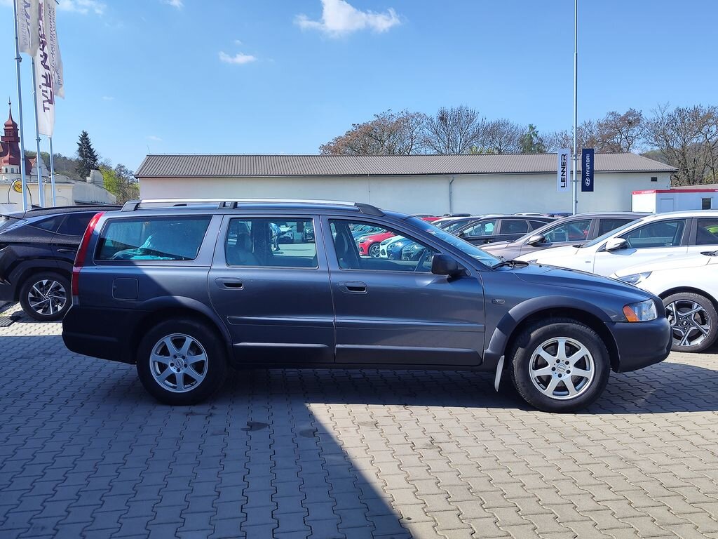 Volvo XC70 Kombi 2,4 l 120 kw