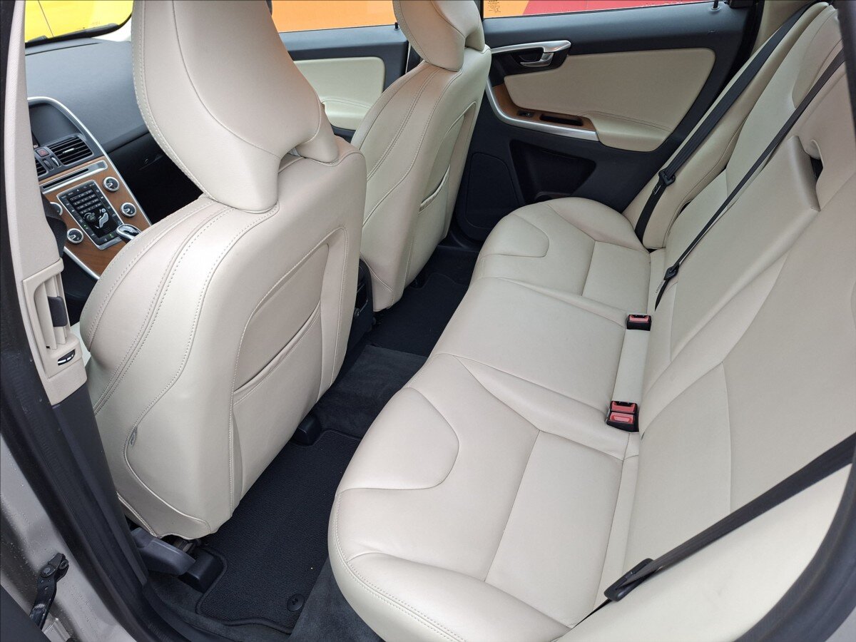 Volvo XC60 Kombi 2,4 l 162 kw