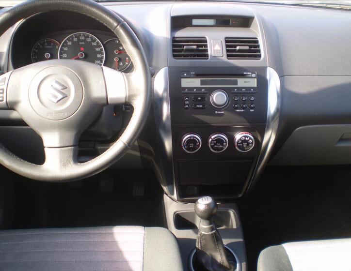 Suzuki SX4 11