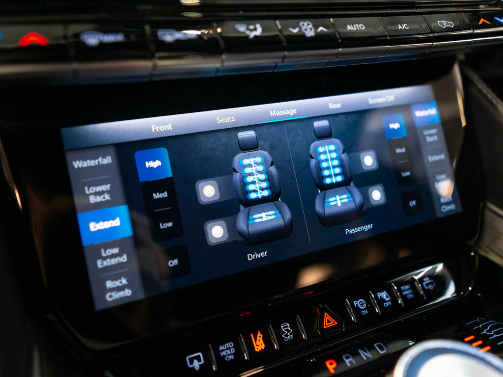 Jeep Grand Wagoneer SUV / Terénní 6,4 l 351 kw