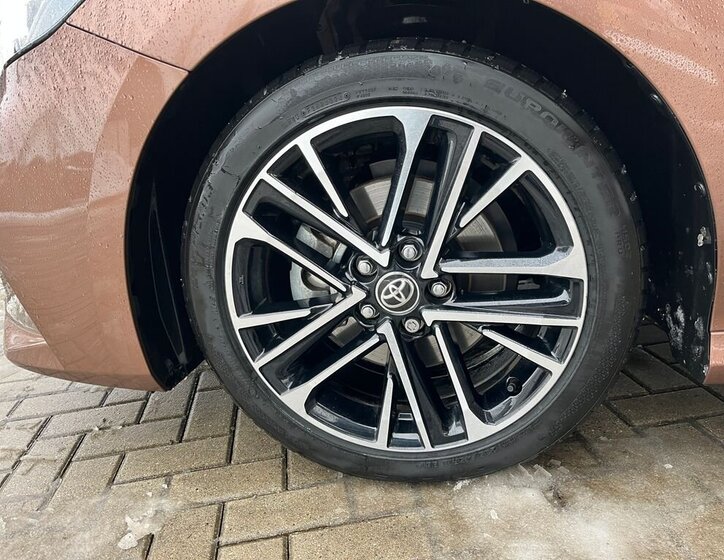 Toyota Camry Sedan 2,5 l 137 kw