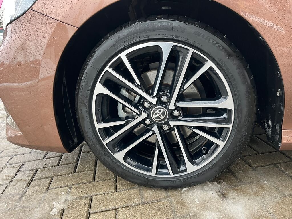 Toyota Camry Sedan 2,5 l 137 kw