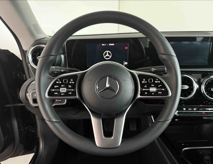 Mercedes-Benz CLA 10