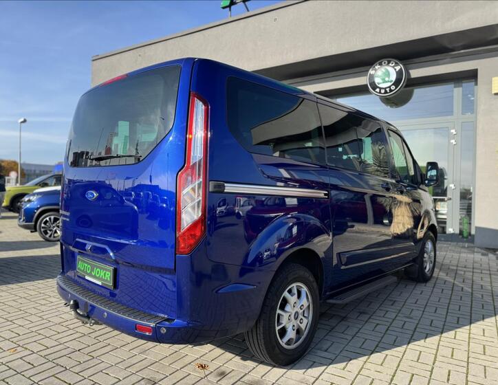 Ford Tourneo 6