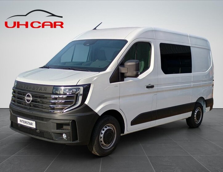 Nissan Interstar 1