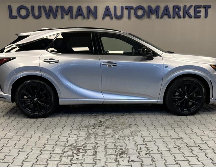 Lexus RX 500h SUV 2,4 l 273 kw