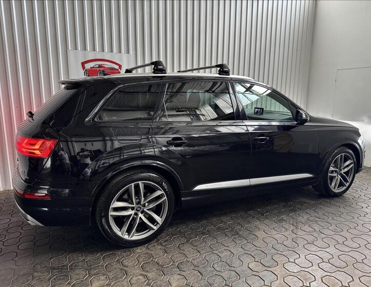 Audi Q7 9