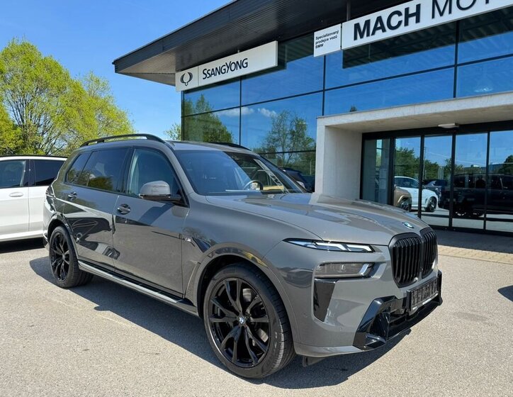 BMW X7 SUV / Terénní 3,0 l 250 kw