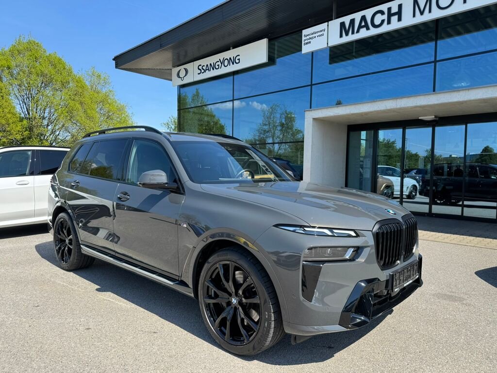 BMW X7 SUV / Terénní 3,0 l 250 kw