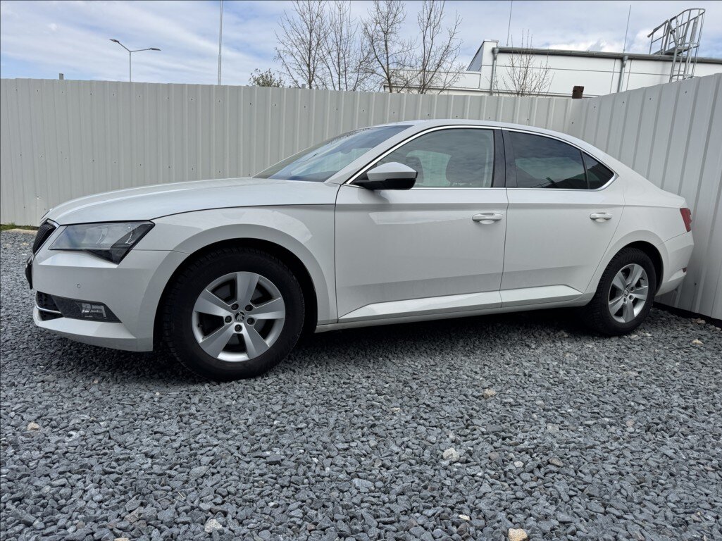 Škoda Superb Sedan / Limuzína 2,0 l 140 kw