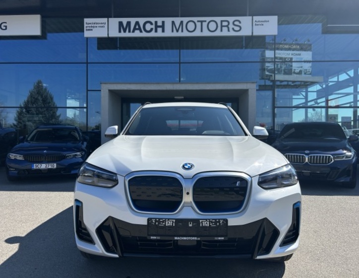 BMW iX3 4