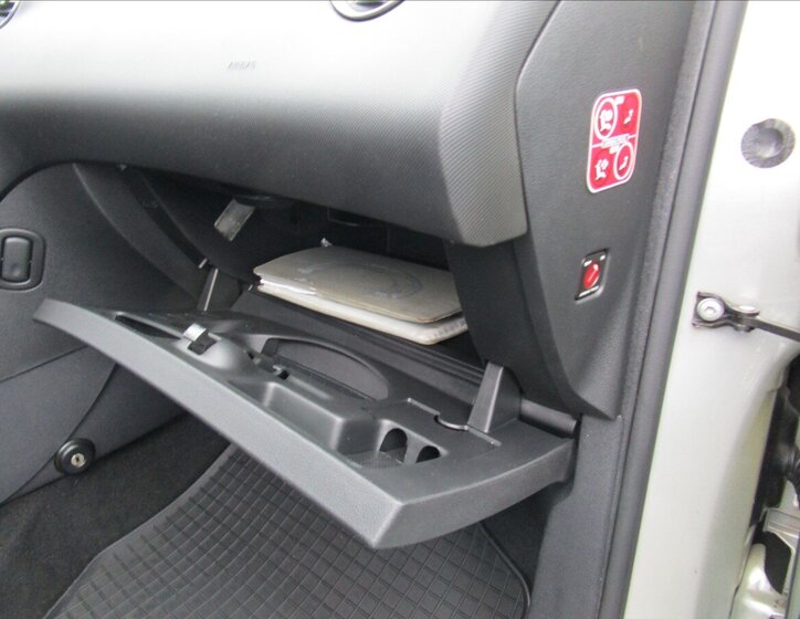 Peugeot 308 Hatchback 1,6 l 66 kw